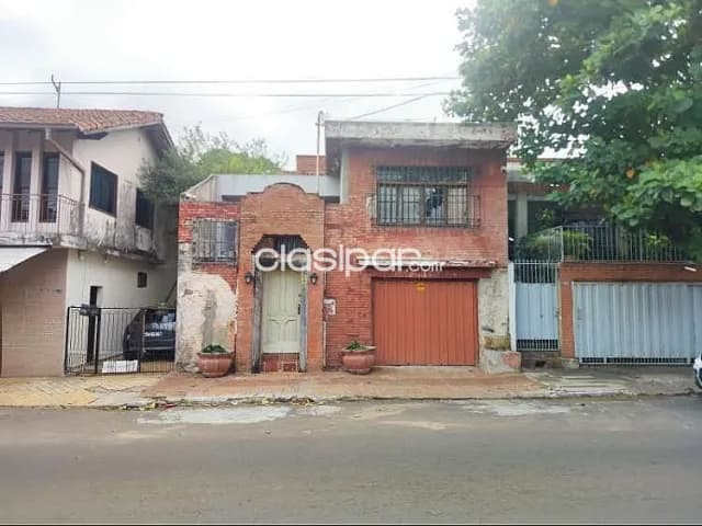 Barrio Jara: 344 m2, hermosa casa p/ arreglos, 3 suites, jardín, piscina, 280.000 usd, foto 3