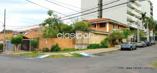 Propiedad en esquina, bº Las Mercedes - 318 m2 (cód. 1.350)