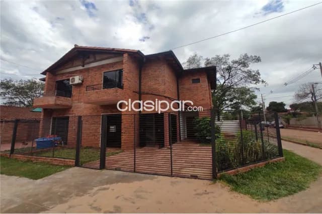 Casa + 2 duplex pareados-tercer barrio-Luque a 300 mtrs de guillermo leozen esquina, foto 3