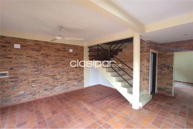 Casa + 2 duplex pareados-tercer barrio-Luque a 300 mtrs de guillermo leozen esquina, foto 4