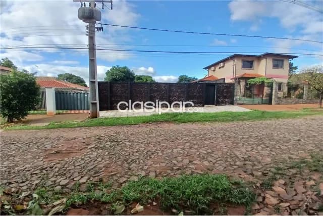 Terreno amurallado en zona Hospital de Villa Elisa — foto 3