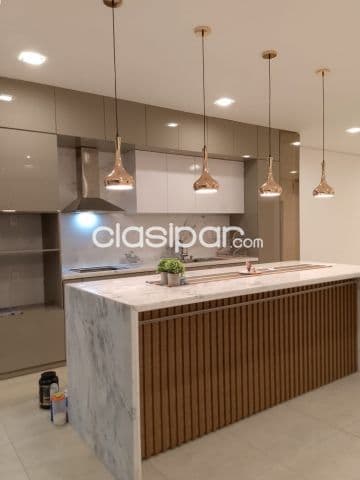 En venta elegante residencia en Luque