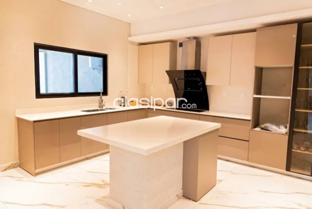 Lujosa y confortable casa de 3 dormitorios y piscina en Lambaré, zona del yacht, foto 5