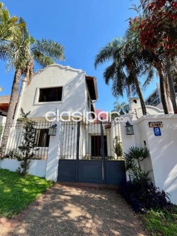 Hermosa casa de 6 habitaciones en barrio cañada del ybyray - zona ips central — foto 1