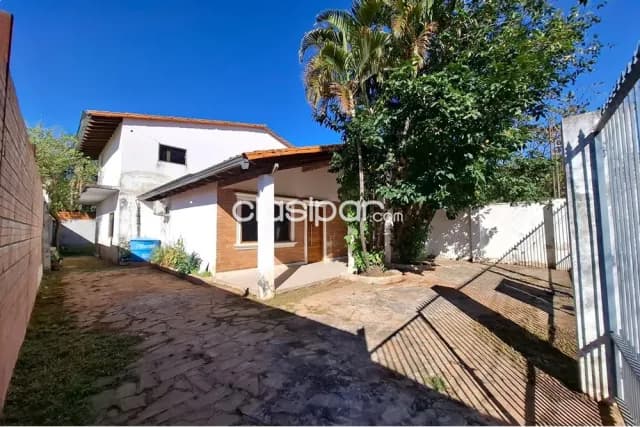 de casa de 6 habitaciones en Luque, Zona IPS, foto 4