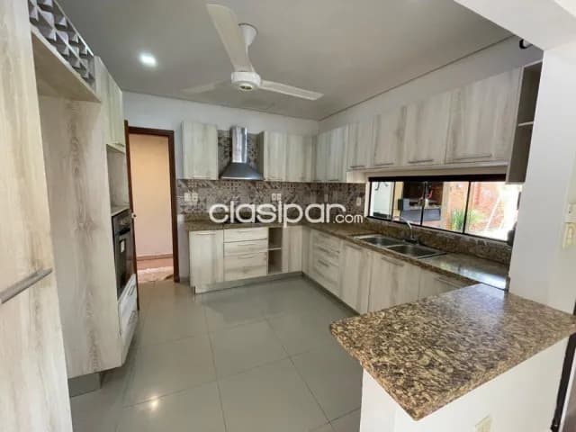 En venta residencia en la ciudad de Luque — foto 5