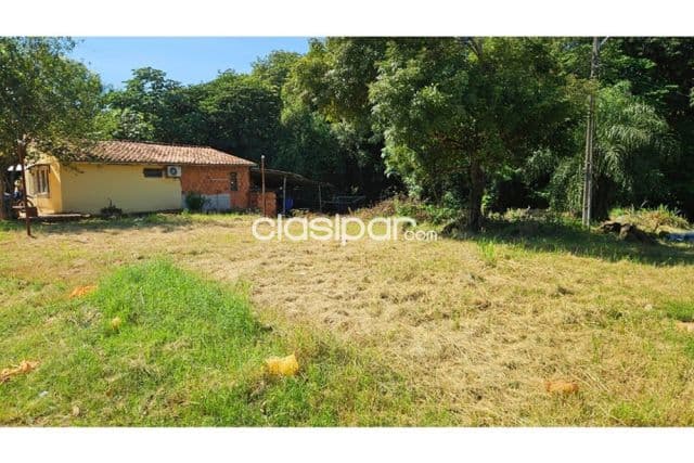 Terrreno en esquina, 372 m2. Yka á-Luque