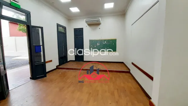 Amplia casa ideal para universidad, colegio, empresa avda españa — foto 3