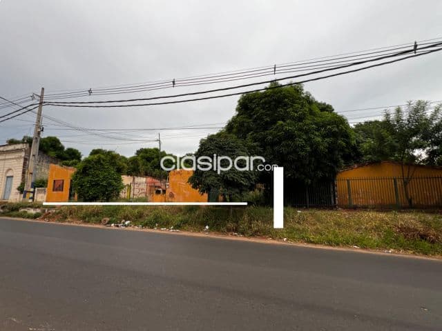 Terrenos en esquina Luque zona centro
