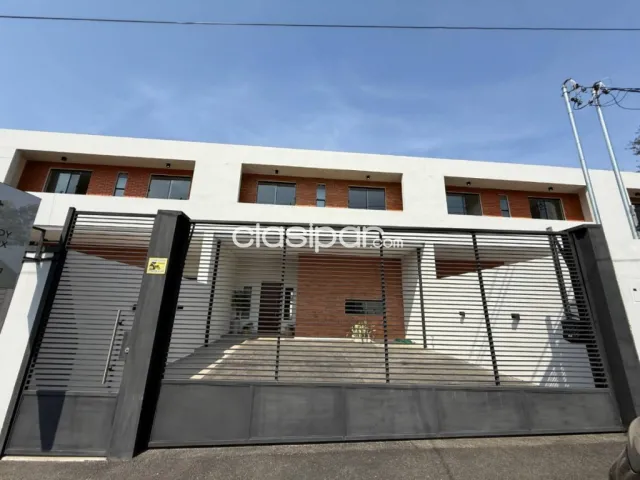 Hermoso y amplio dúplex de 3 dormitorios en excelente ubicación en loma merlo — foto 2