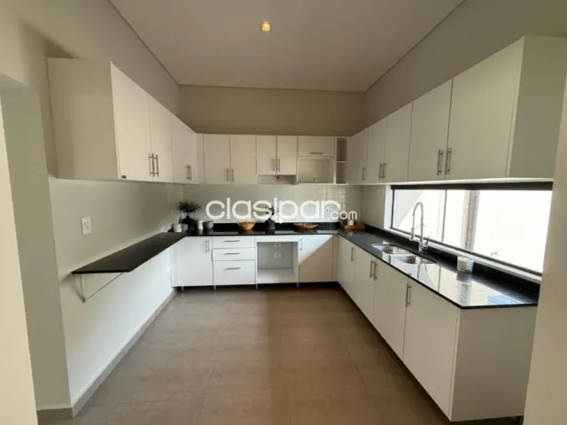 Hermoso y amplio dúplex de 3 dormitorios en excelente ubicación en loma merlo — foto 5