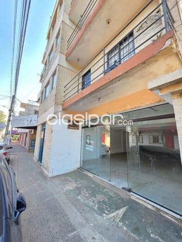 Salon comercial u oficina sobre la calle libertad barrio san miguel - laguna grande