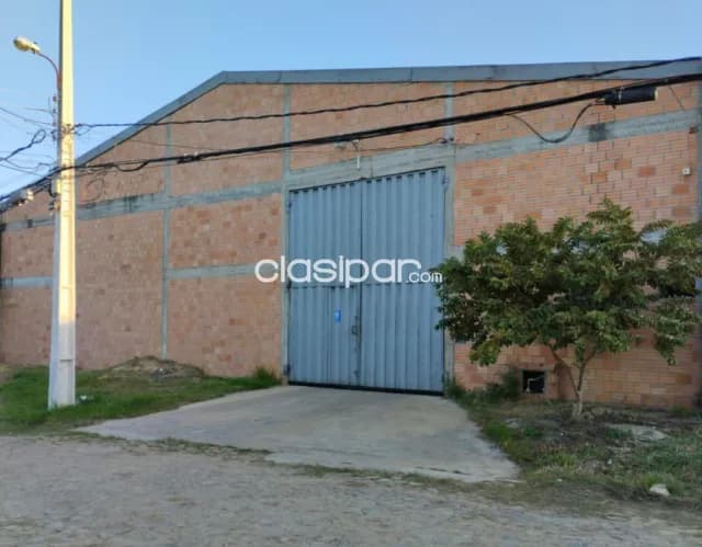 En Alquiler Amplio Depósito de 900 m2 libres en Mariano Roque Alonso A452, foto 3