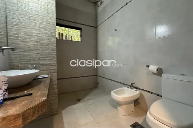 Casa en bo.cerrado miralago ypacaraí con piscina y amplio patio c/seguridad 24 hs — foto 2