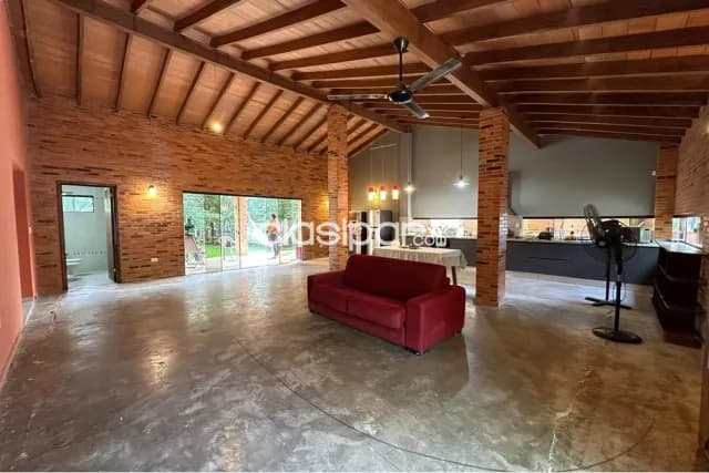 Casa en bo.cerrado miralago ypacaraí con piscina y amplio patio c/seguridad 24 hs — foto 4