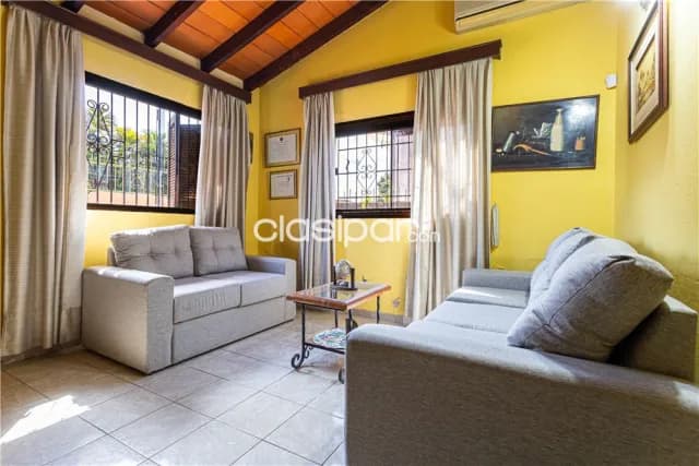 Casa en esquina s/benjamin aceval cuarto barrio Luque — foto 4