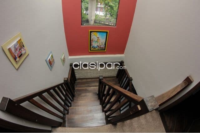 Casa 2 plantas c/3 hab.suites y piscina en villa adela Luque a 100 mtrs de conmebol