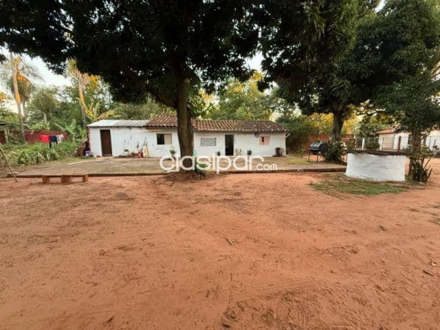Terreno de 1710 m² sobre asfalto en Luque