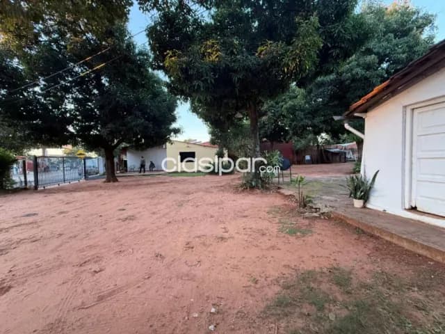 Terreno de 1710 m² sobre asfalto en Luque — foto 3