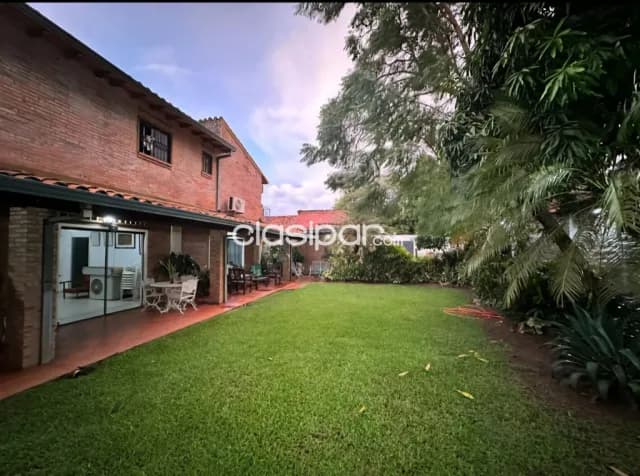 En venta hermosa y amplia residencia ubicada en el barrio santisima Trinidad, asuncion ! — foto 3