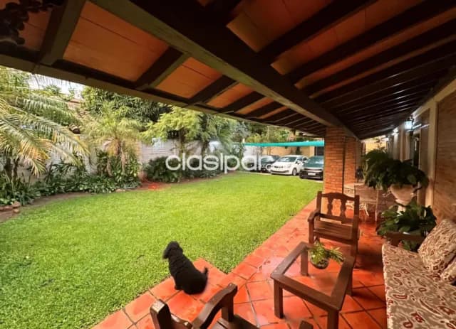 En venta hermosa y amplia residencia ubicada en el barrio santisima Trinidad, asuncion ! — foto 4