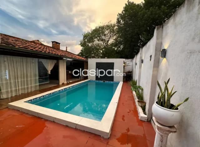 En venta hermosa y amplia residencia ubicada en el barrio santisima Trinidad, asuncion ! — foto 5
