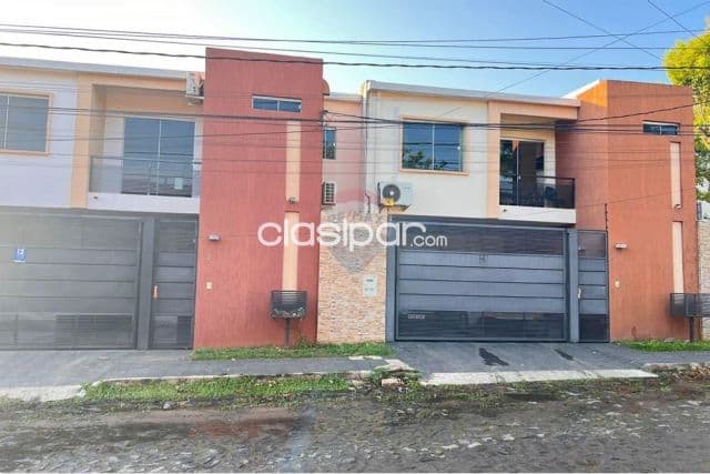 Oferta duplex c/patio y piscina y servicio mbocayaty a 300 mtrs de avda.primer pdte