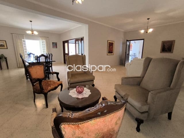 Residencia en barrio mburucuya