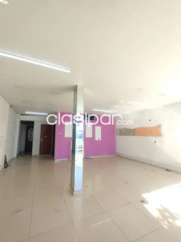 Casa con salon comercial en Luque zona campo via, foto 2