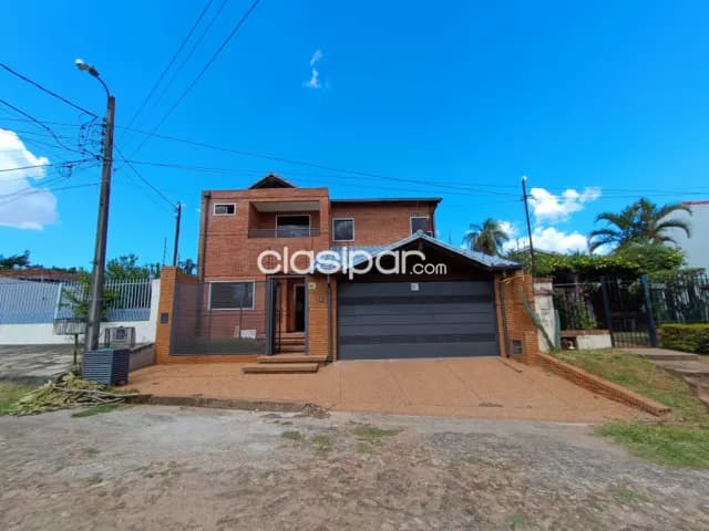 Amplia residencia con piscina de 4 dormitorios en venta, lambare, foto 2
