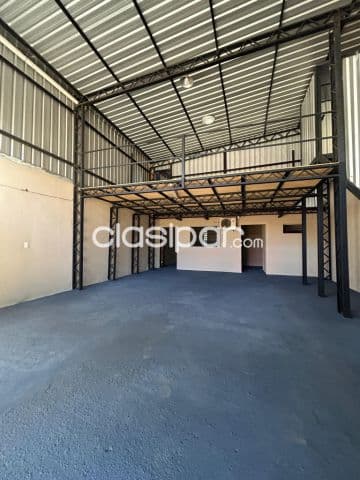 Salon Comercial y Deposito en Luque Cuarto Barrio