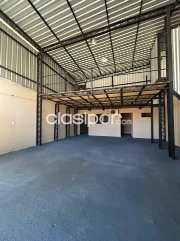 Salon Comercial y Deposito en Luque Cuarto Barrio, foto 2
