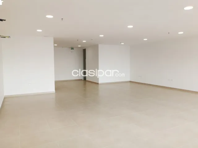 Invertí seguro! Gran oficina en elegante edificio, foto 3