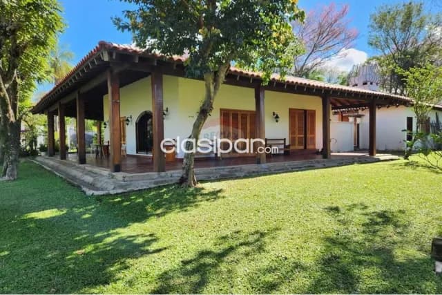 Hermosa residencia enfrente al lago ypacarai con playa propia — foto 4