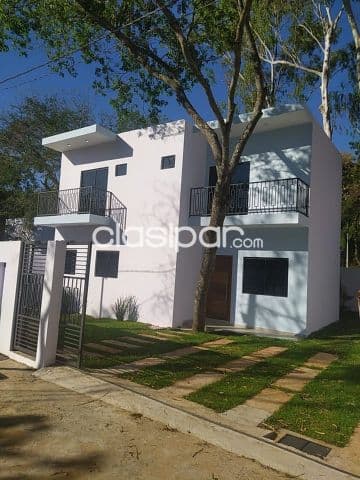 Hermosas casas en barrio paraiso, Luque