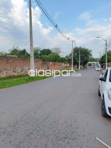 Terrero en lambare sobre av. Asfaltada a una cuadra de av. Defensores del chaco