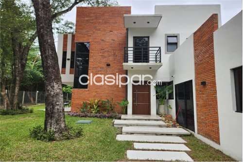 Fina casa minimalista amoblada y equipada en San Bernardino
