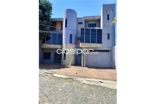 Edificio-local comercial a la venta en barrio obrero — foto principal