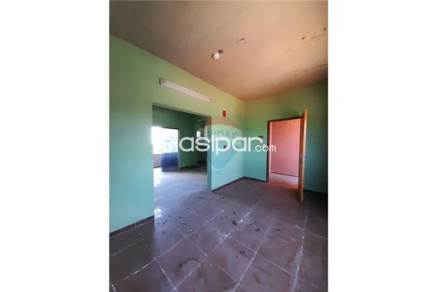 Edificio-local comercial a la venta en barrio obrero — foto 4