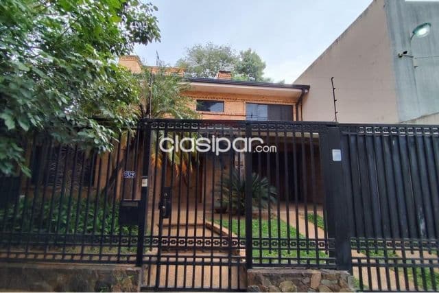 Casas moderna y espaciosa en ykua sati