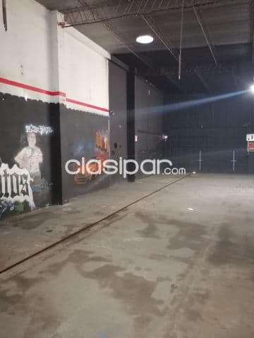 Doy en alquiler amplio local con deposito en Asunción los laureles