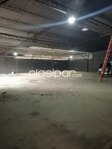 Doy en alquiler amplio local con deposito en Asunción los laureles — foto 4