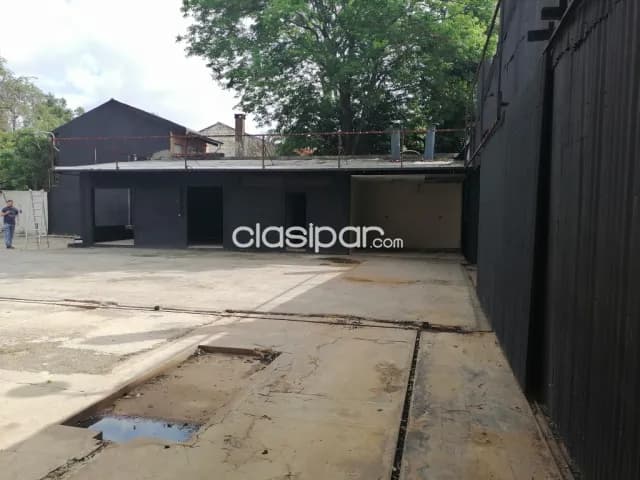 Doy en alquiler amplio local con deposito en Asunción los laureles — foto 5