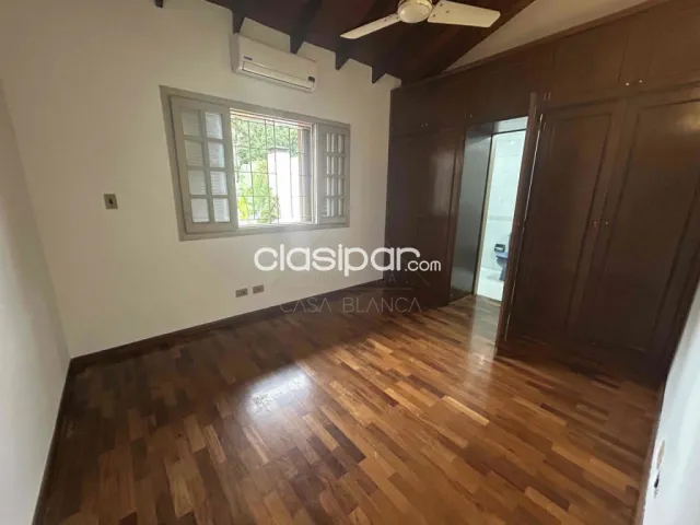 Los laureles: Bella residencia, 3 suites, escritorio, jardín, piscina, 9.450.000 usd — foto 5