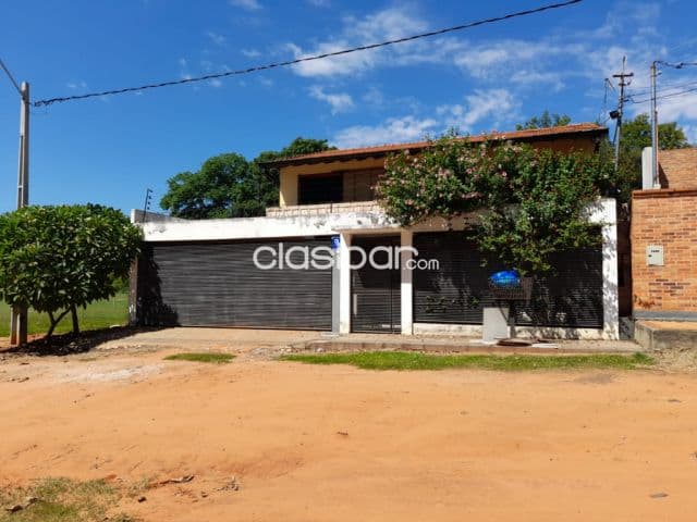 Casa de 4 dormitorios z/aeropuerto rakiura loma merlo cod v0336
