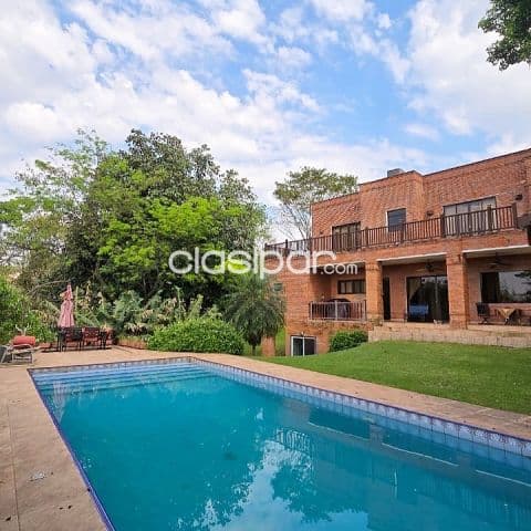 casa de 4 dormitorios en country Ciudad del Este