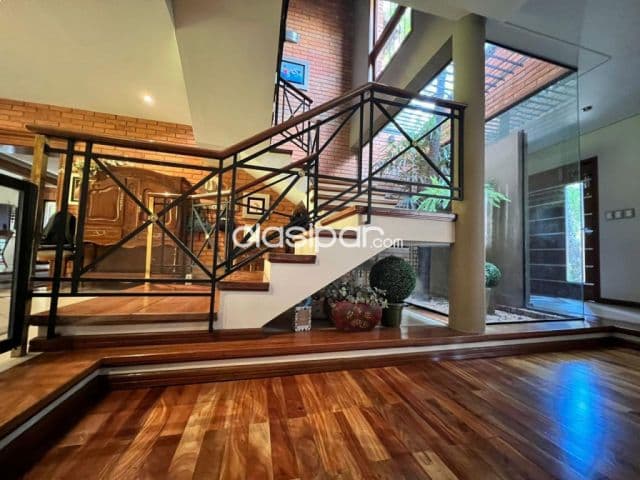 Casa en alquiler zona Barrio Mburucuja