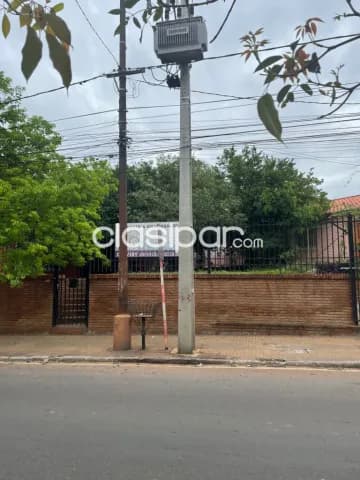 Amplia propiedad sobre avda gral santos frente al hospital de ips, foto 3