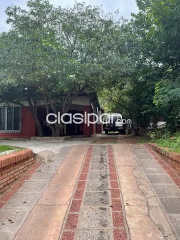 Amplia propiedad sobre avda gral santos frente al hospital de ips, foto 4