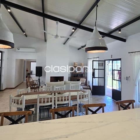 solo para enero 2026 casa de 6 dormitorios en San Bernardino — foto 1